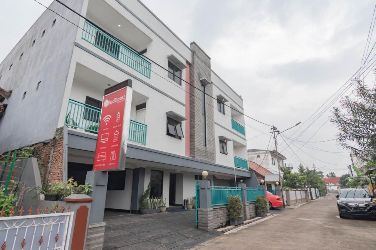 Reddoorz Plus At Buah Batu Bandung Exterior foto