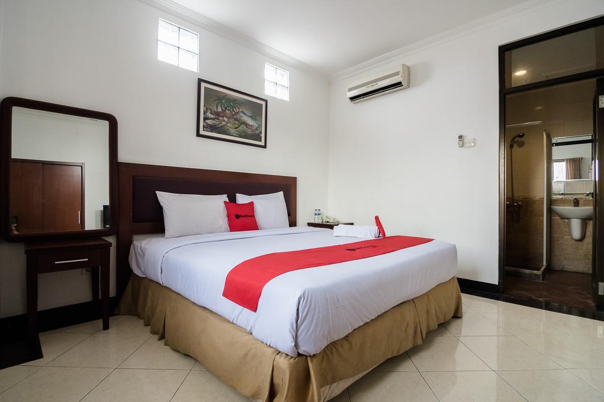 Reddoorz Plus At Buah Batu Bandung Exterior foto
