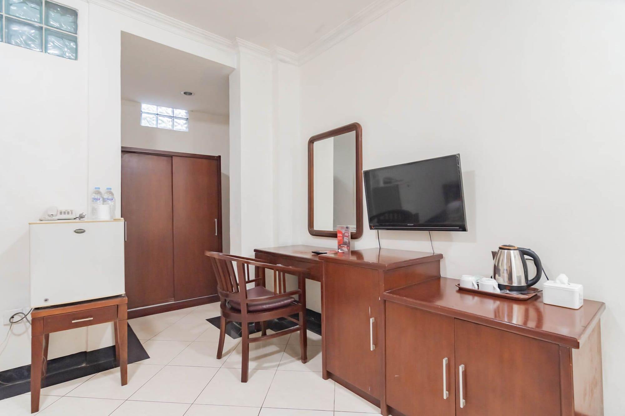 Reddoorz Plus At Buah Batu Bandung Exterior foto