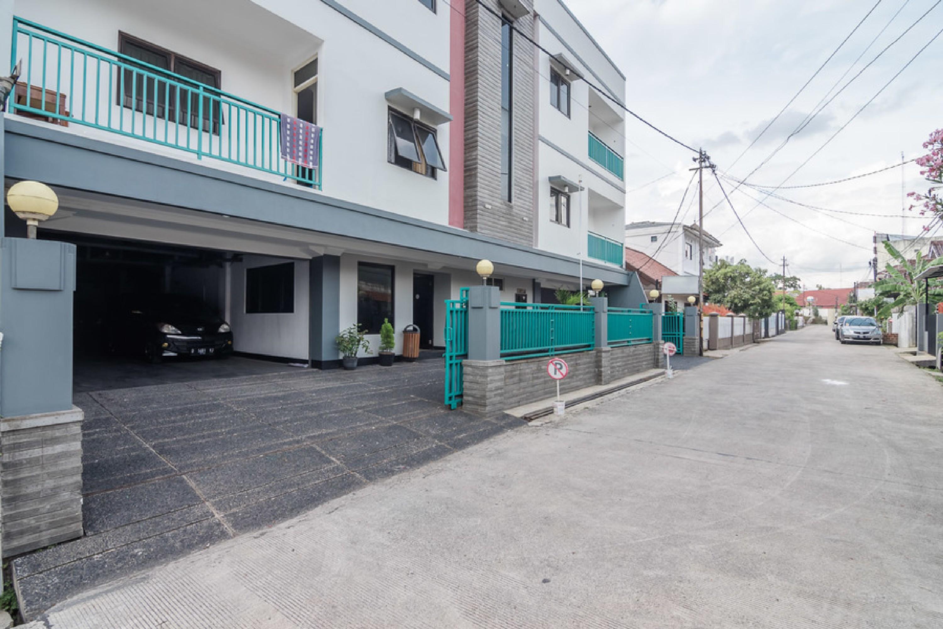Reddoorz Plus At Buah Batu Bandung Exterior foto